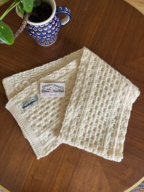 NWT 100% Wool - Aran Crafts Cream Cable-Knit Scarf - Made in Ireland